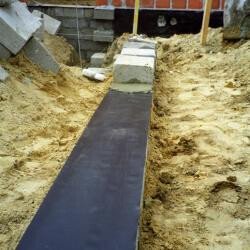Horizontālā pamatu hidroizolācijas aizsargmembrāna 0.365x50m