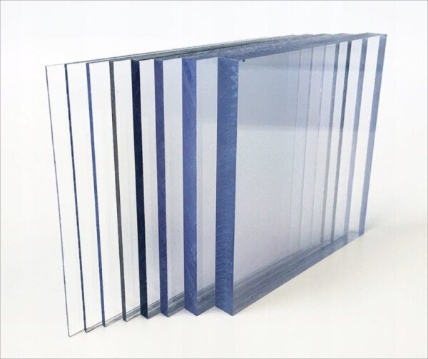Monolītais Polikarbonāts 4mm, caurspīdīgs